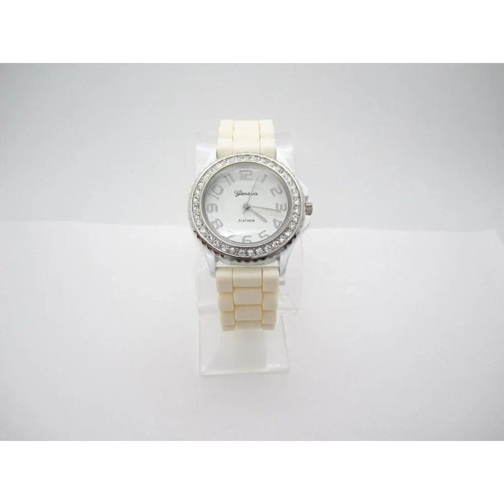 Women's Geneva Platinum Quartz WR Analog Dial Causal Round Watch (E749)